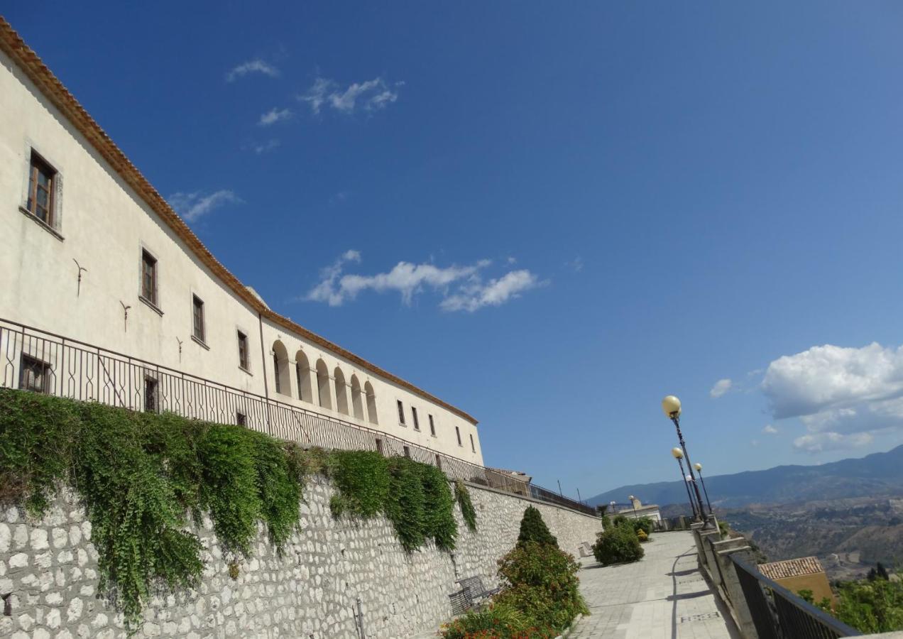 Palazzo Sant'Anna Hotel Gerace Ngoại thất bức ảnh