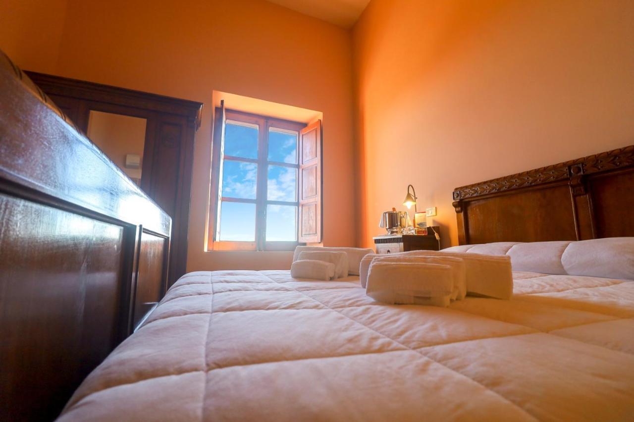 Palazzo Sant'Anna Hotel Gerace Ngoại thất bức ảnh