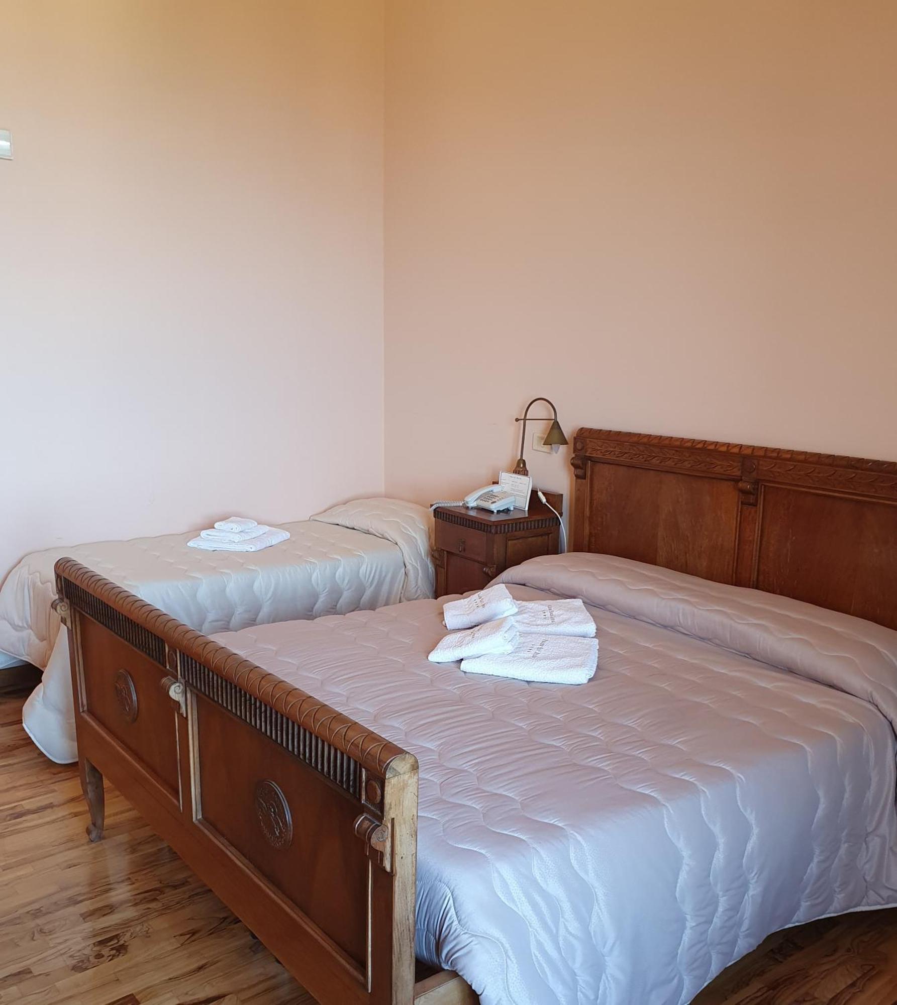 Palazzo Sant'Anna Hotel Gerace Ngoại thất bức ảnh