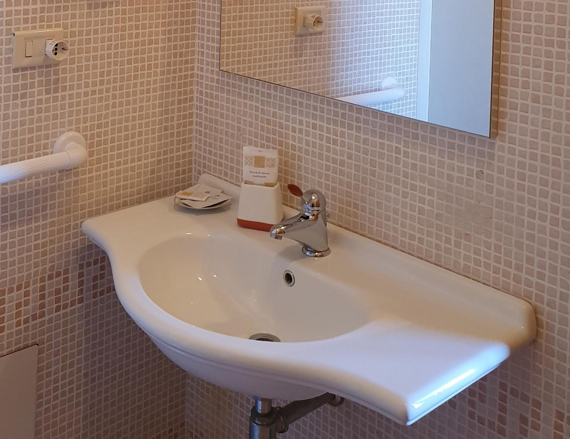 Palazzo Sant'Anna Hotel Gerace Ngoại thất bức ảnh
